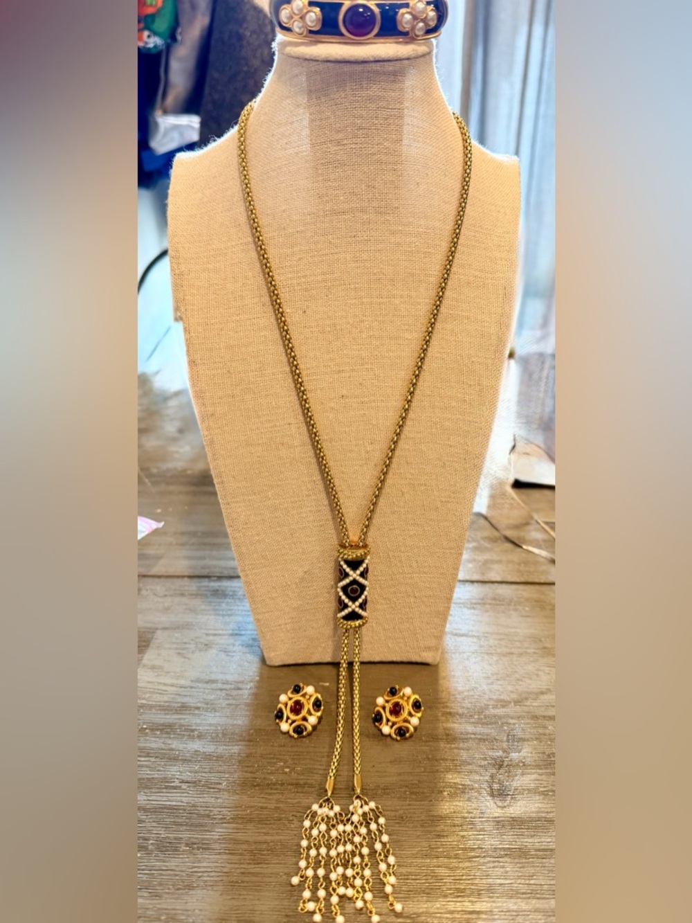 Vintage Monet Christian Lacroix Goldtone Necklace, Bracelet & Earrings Rare - Picture 9 of 12